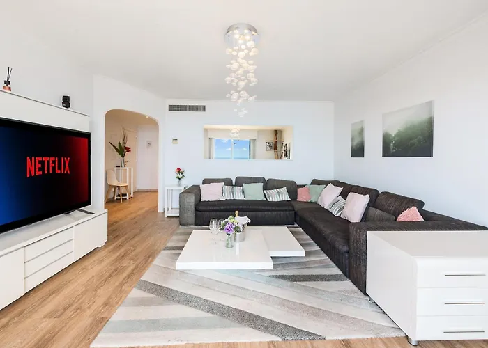 Frontiere Avec Monaco - Balcon Avec Vue - Parking - Do *